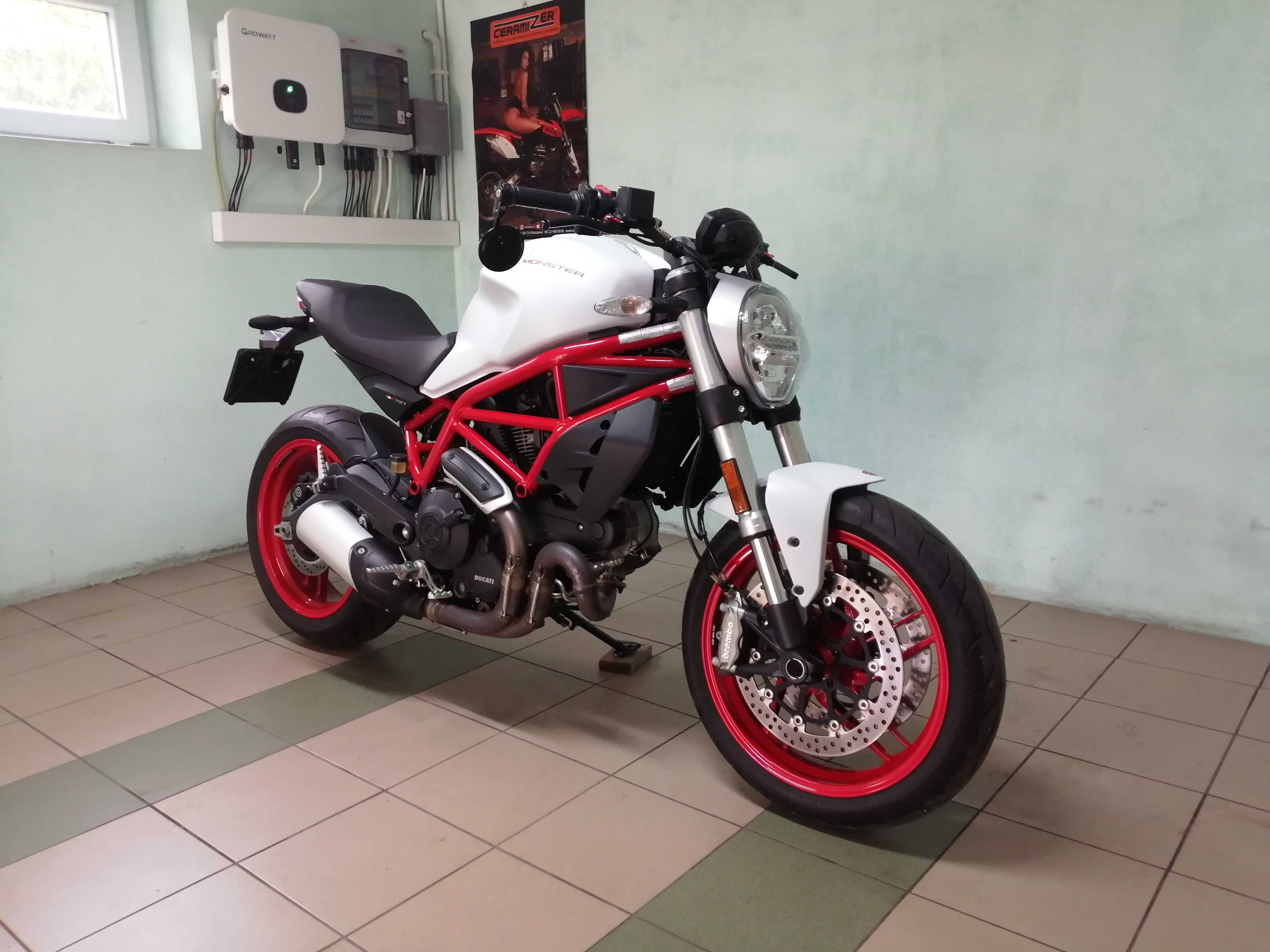 SUZUKI GSXR1000 , gsx1000r Yoshimura , R1 ,cbr 1000 ,gsxr 1000 L2