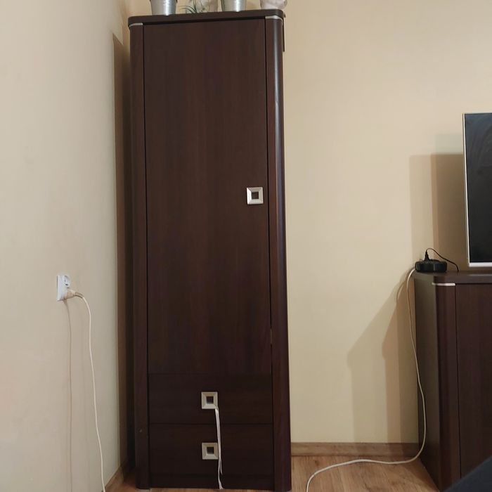 Zestaw brązowych mebli