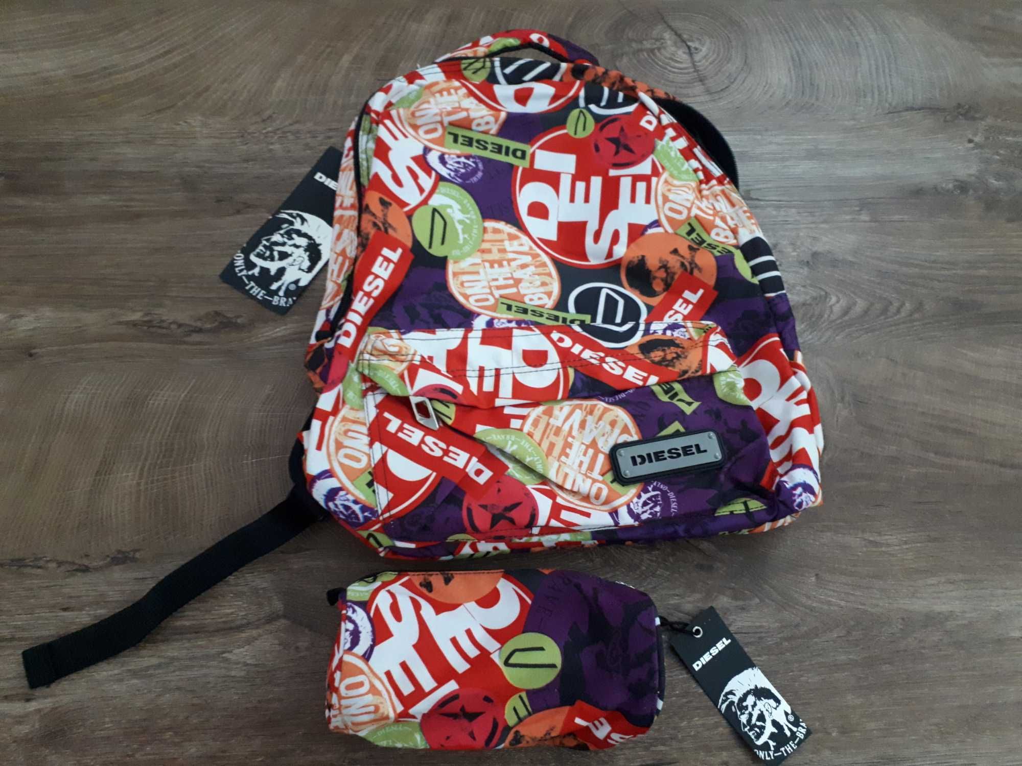 Mochila com estojo