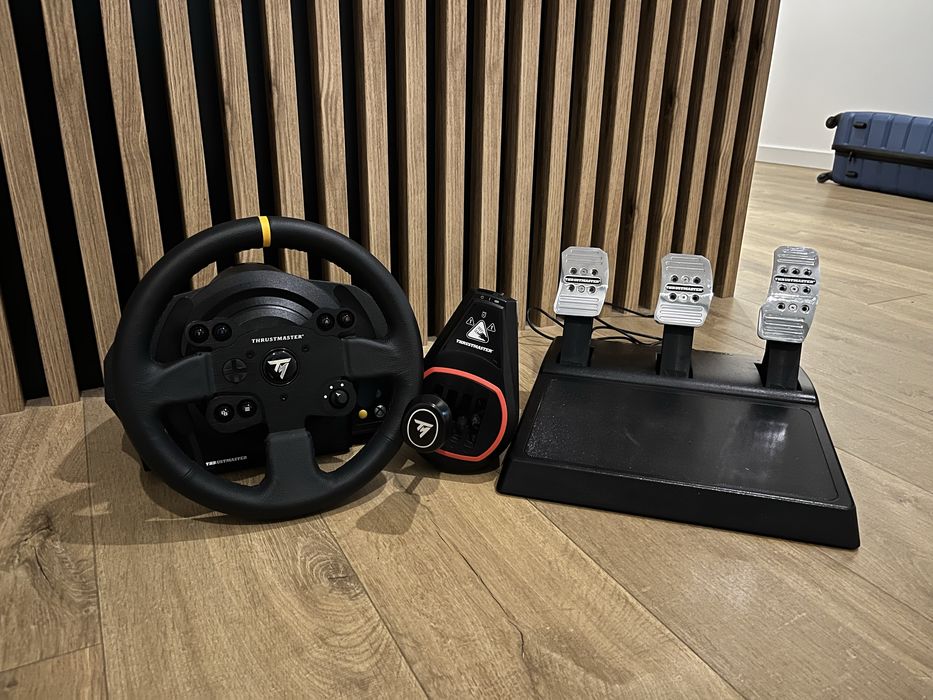 Zestaw Thrustmaster TX Leather Edition skrzynia biegów TH8S, T3PA