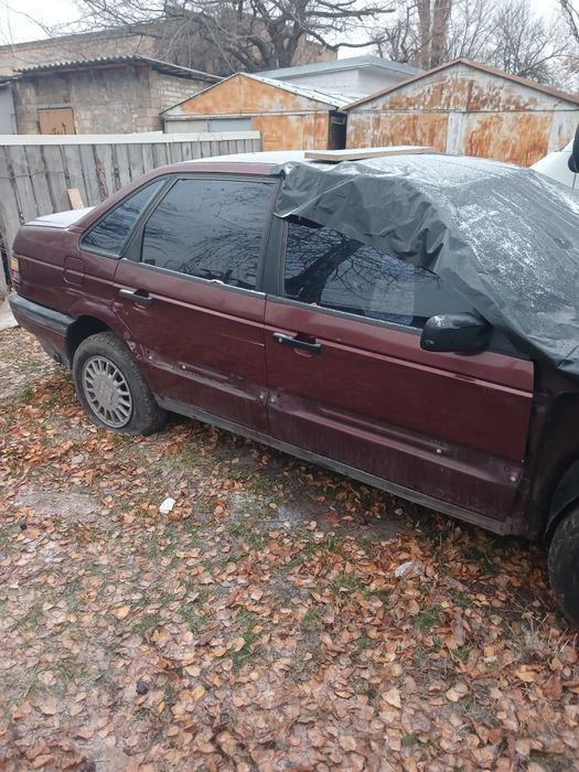 Продам пассат б3 1.8