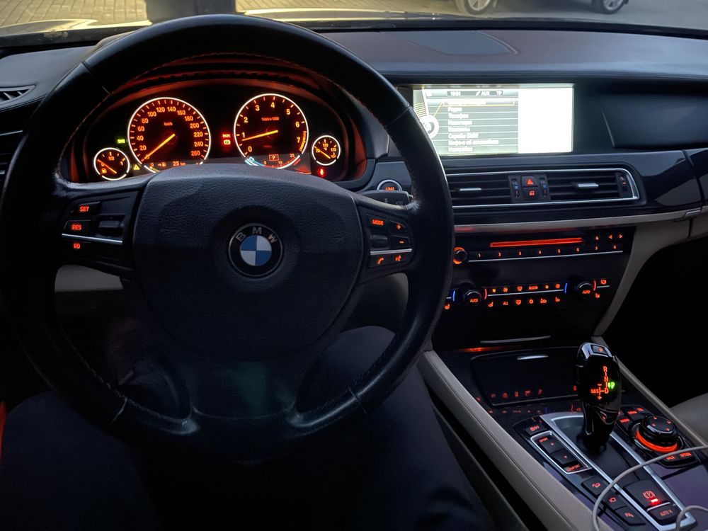 BMW 750Li 2010 4.4 повний привід