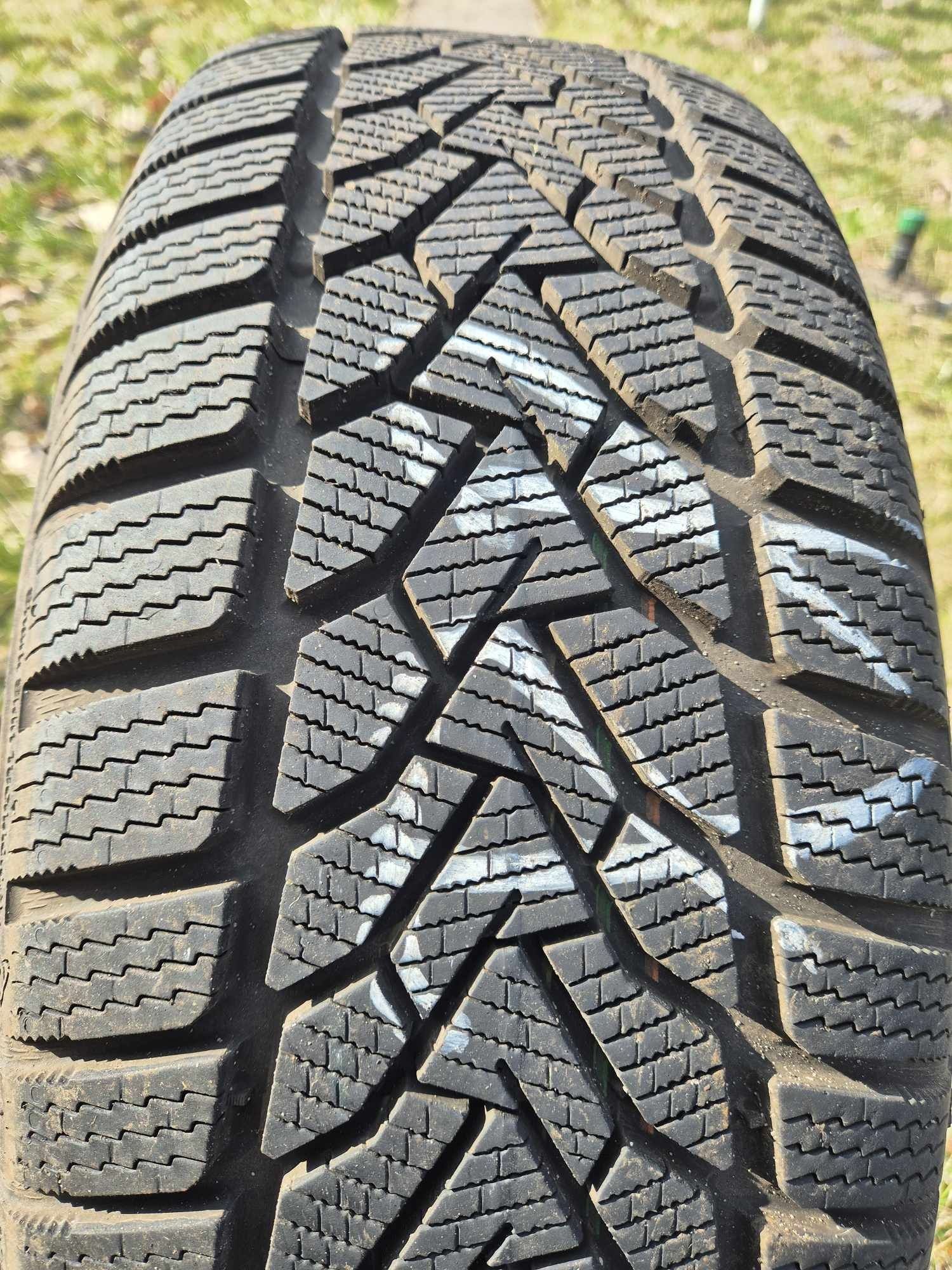Opony zimowe Uniroyal 205/55 R16