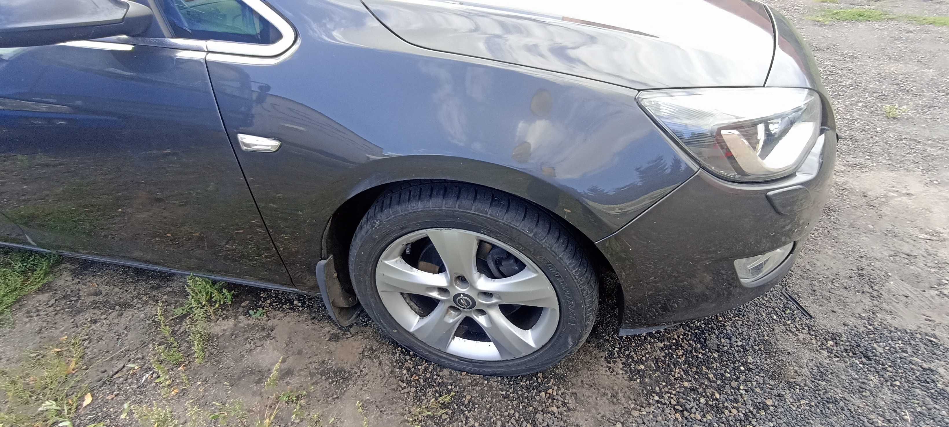 podłużnica ćwiartka przód opel astra J IV lak z177