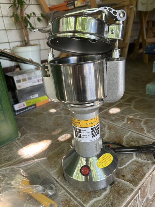 Подрібнювач млин гріндер