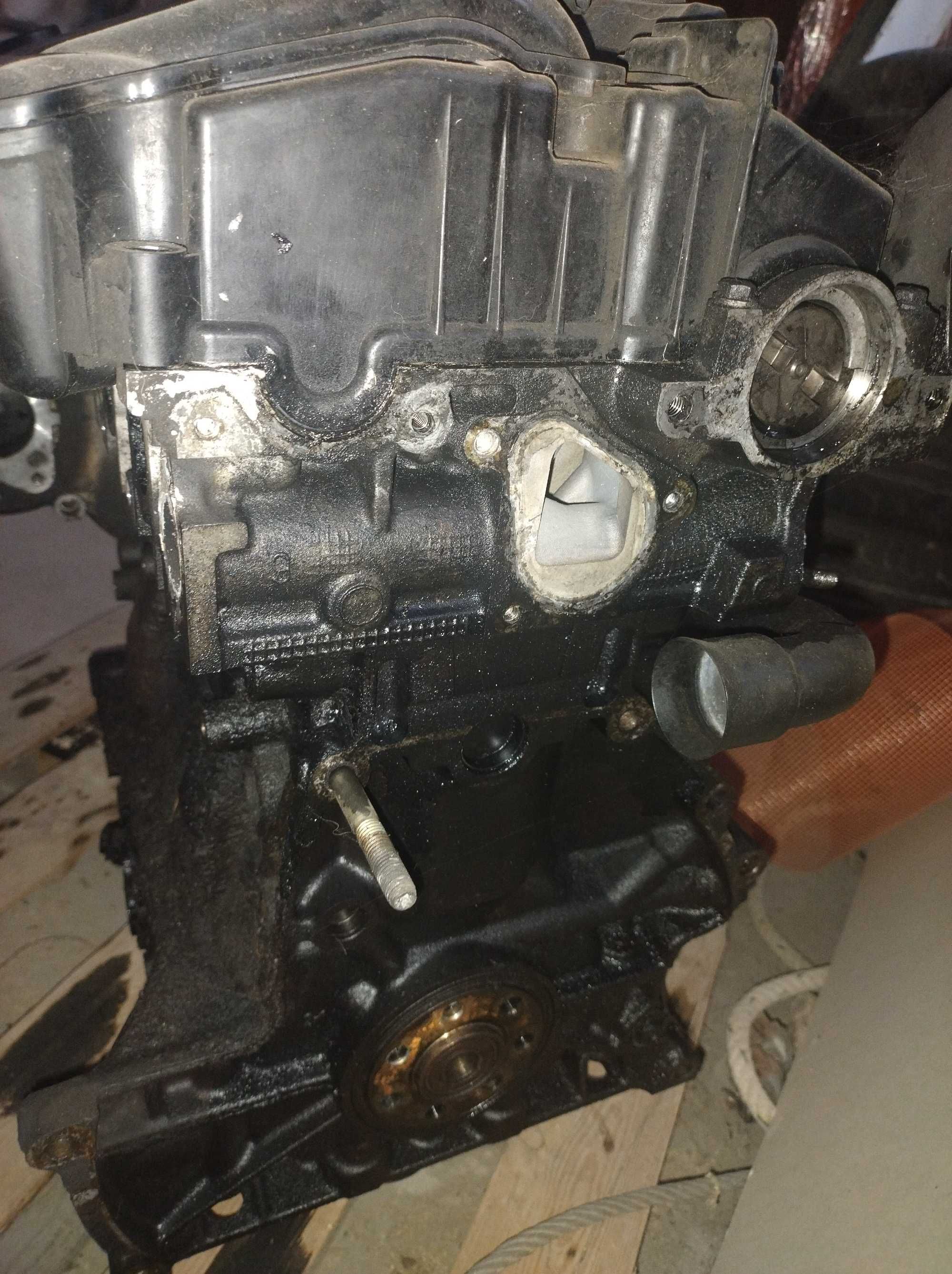 Silnik 2,5/2,2 CDTI Opel Renault