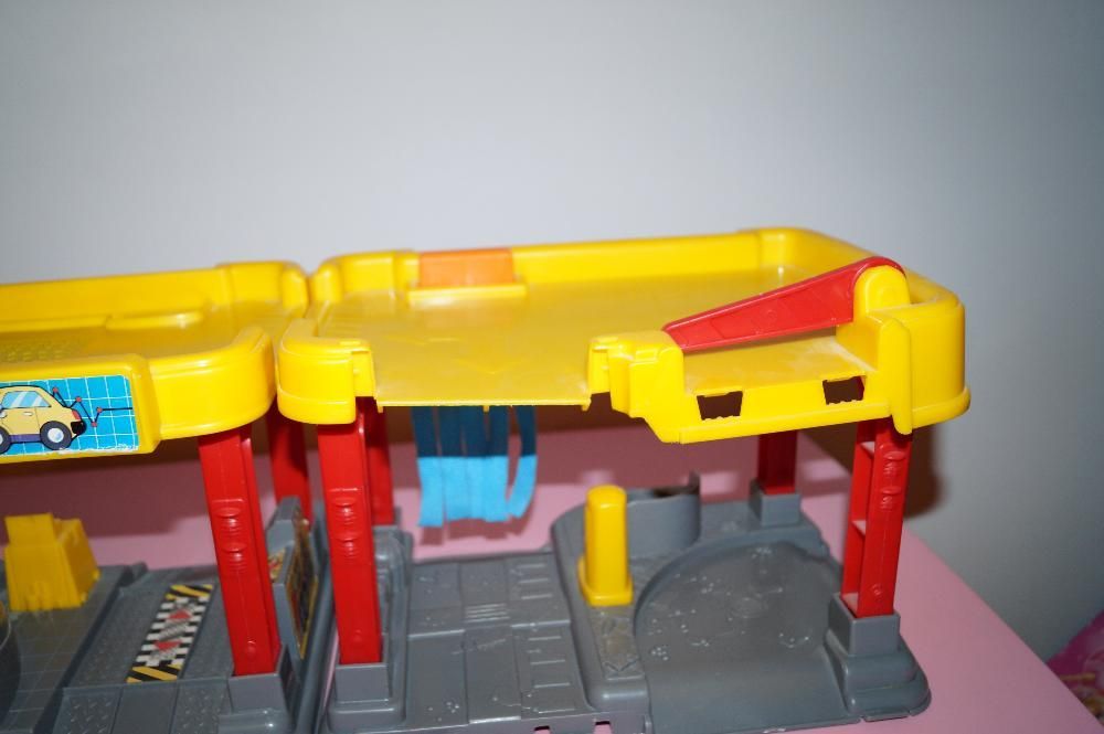 Garaż Zjeżdżalnia Parking 2 autka Fisher Price