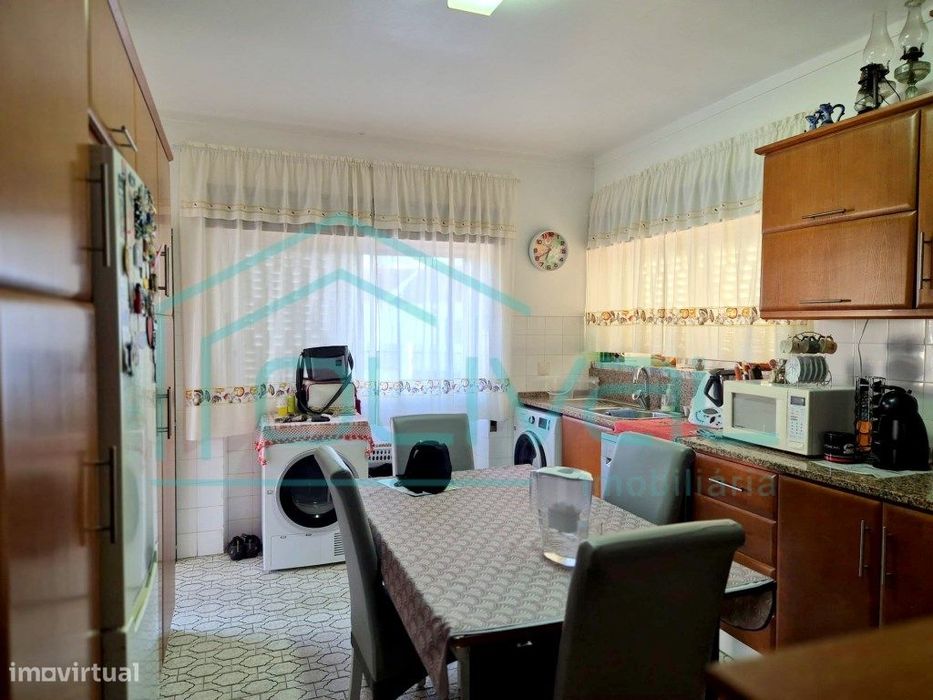 Excelente Moradia Porto Alto com com sótão totalmente aproveitado