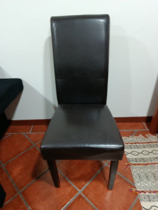 Mesa +Cadeiras  em cor cerejeira