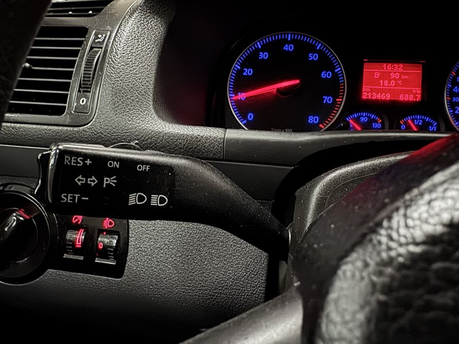 Volkswagen Touran 1.6МРi 8V 5МКПП 2006 р.в. (102 к.с.)