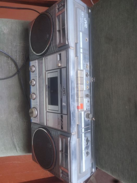 Магнитофон JVC RC-770LS.