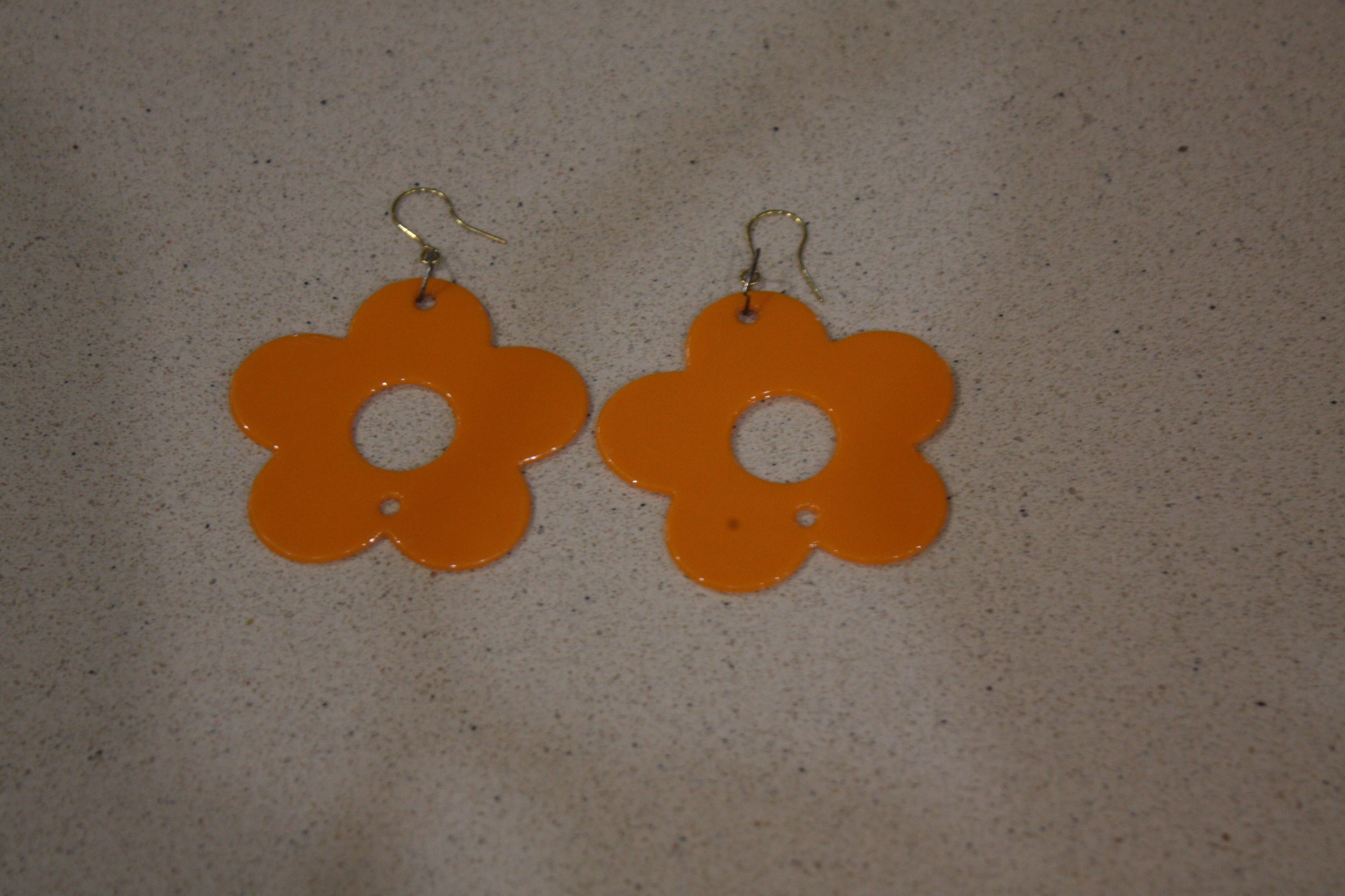 Conjunto flores laranja brincos + colar