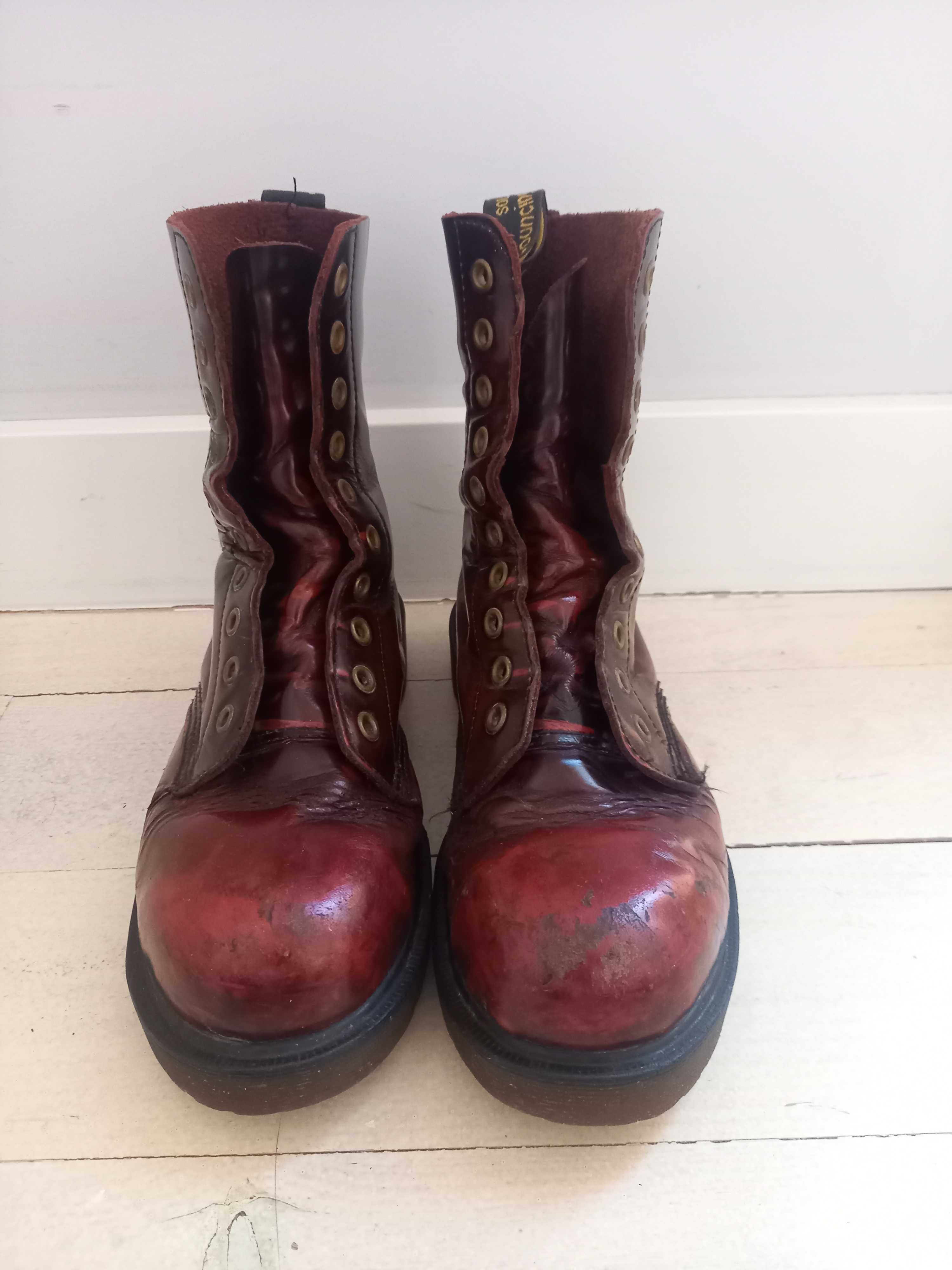 Botas Dr. Martens bordeaux, tamanho 4 (36/37) 23cm.
