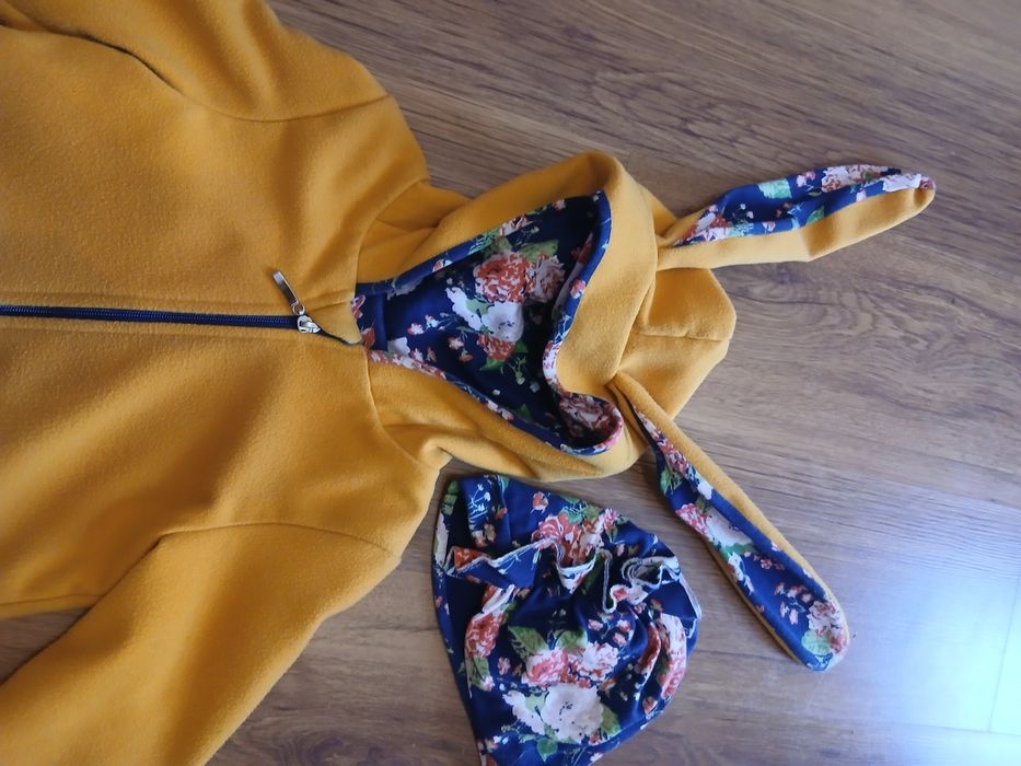 Płaszczyk i czapka dla dziewczynki