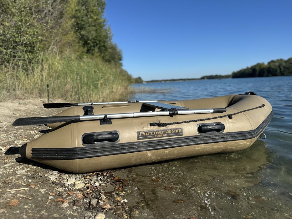 Ponton Starbaits Partner 270 z kilem i podłogą