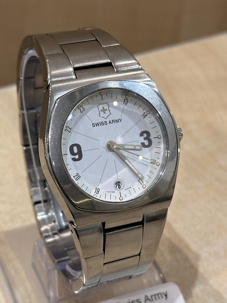 Zegarek Victorinox Swiss Army 100m Szafirowe Szkło / Komis Krzysiek