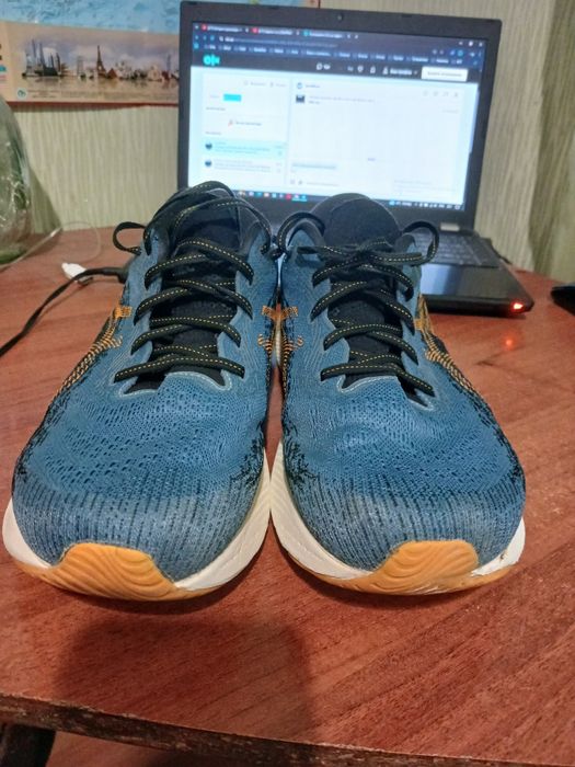 Продам кросівки для бігу Asics Gel-Nimbus Lite 3