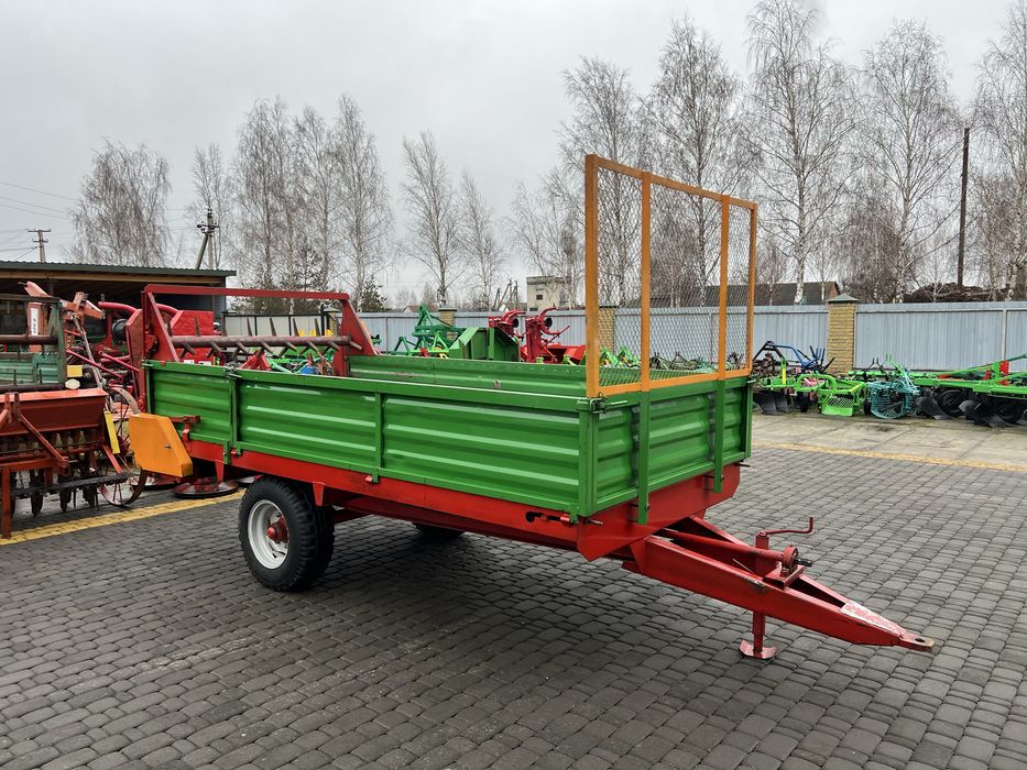 Гноєрозкидач органічних добрив / Навозорозбрасиватель