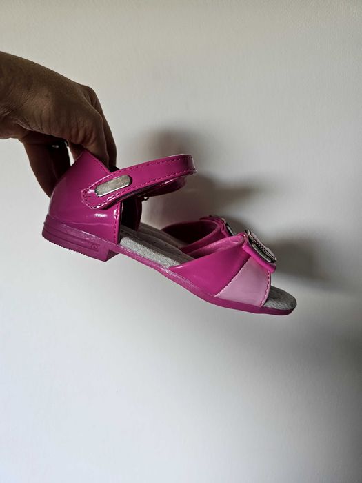 Sandały usztywniany zapiętek skórzana profilowana wkładka r32