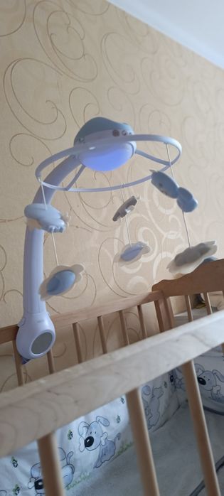 Музичний мобіль з проетором Infantino 3 в 1