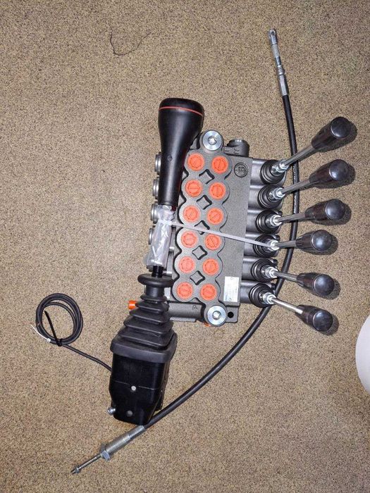 Распределитель болгарский Р40, Р80 на манипулятор, минитрактор