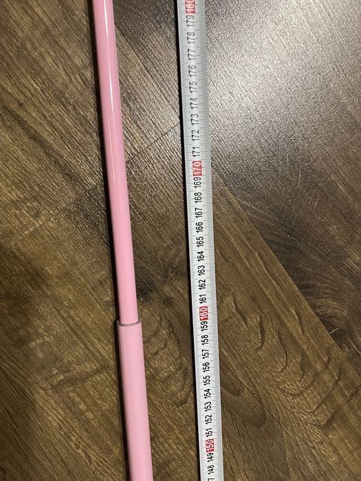 Karnisz do pokoju  różowy