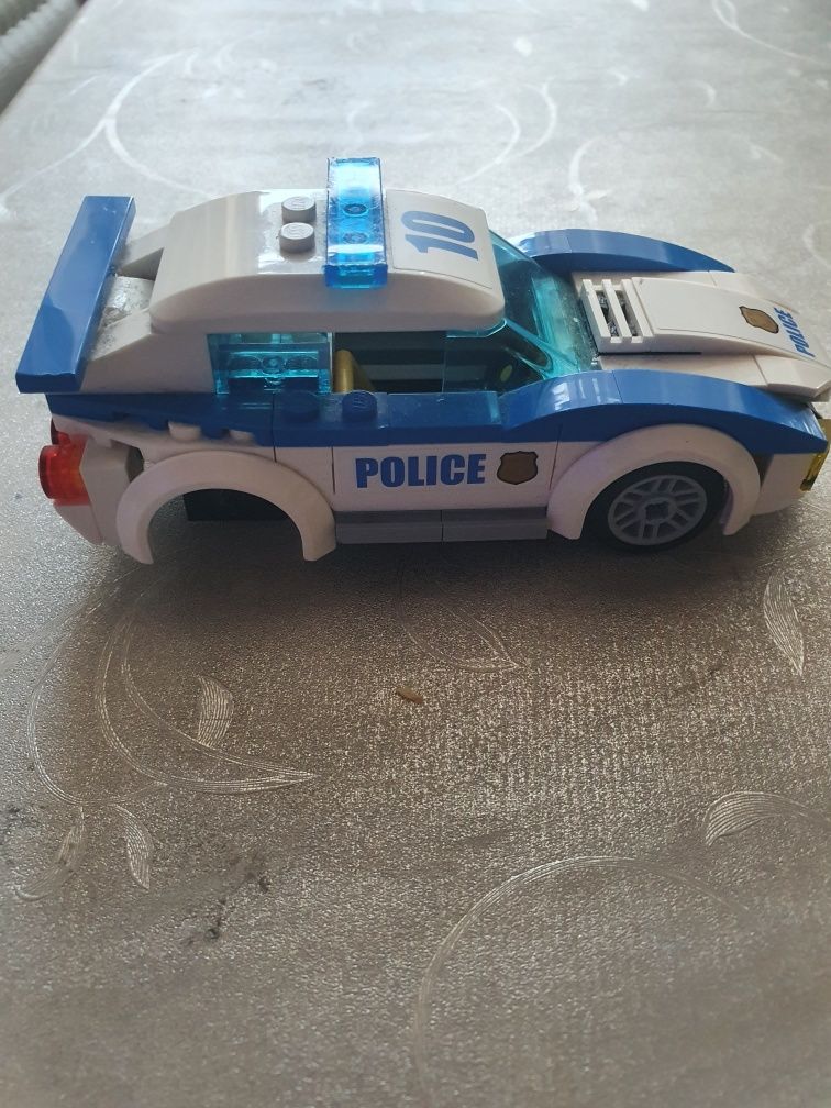 Samochód policyjny Lego