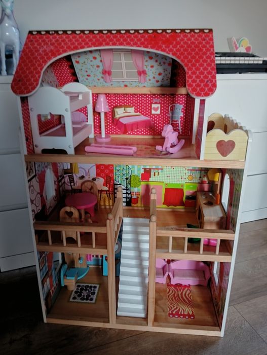 Duży domek dla lalek