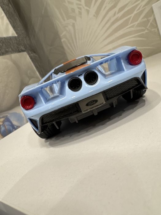 Фірмова музична машина Ford