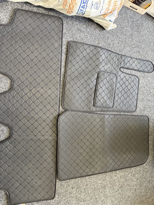 Килимки Tesla model 3