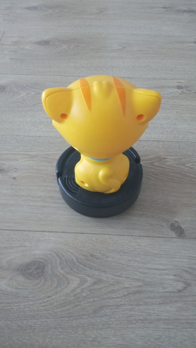 Fisher Price. Kot na odkurzaczu.