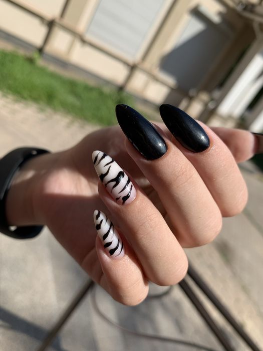 Манікюр Педикюр Нарощування Нігтів