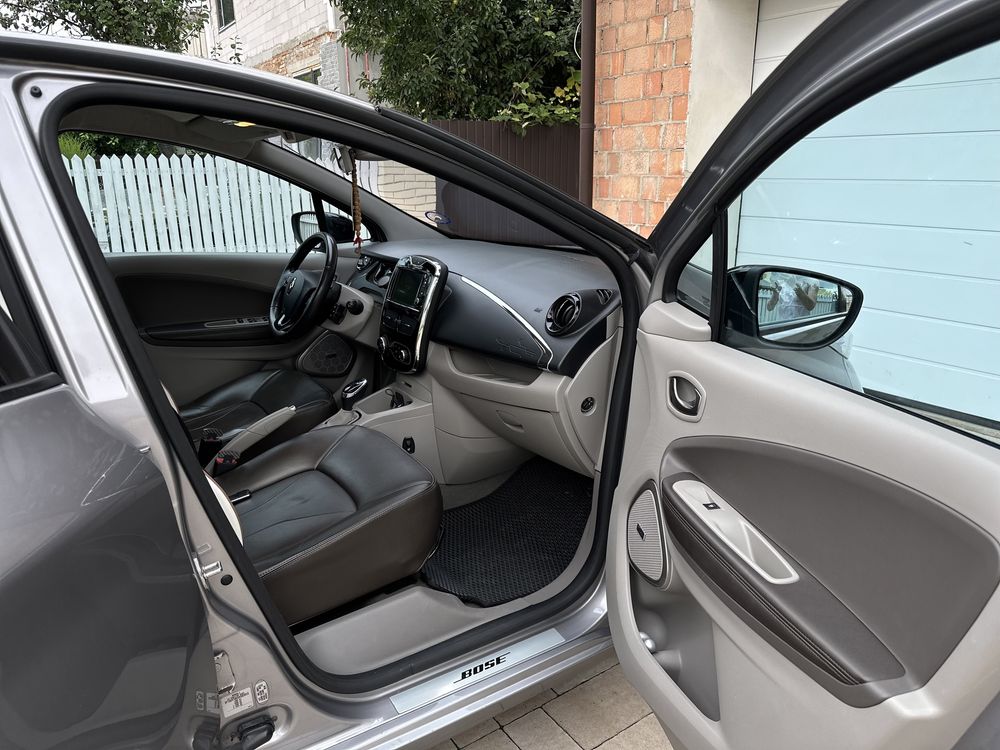 Продам Renault Zoe 2016 22kw