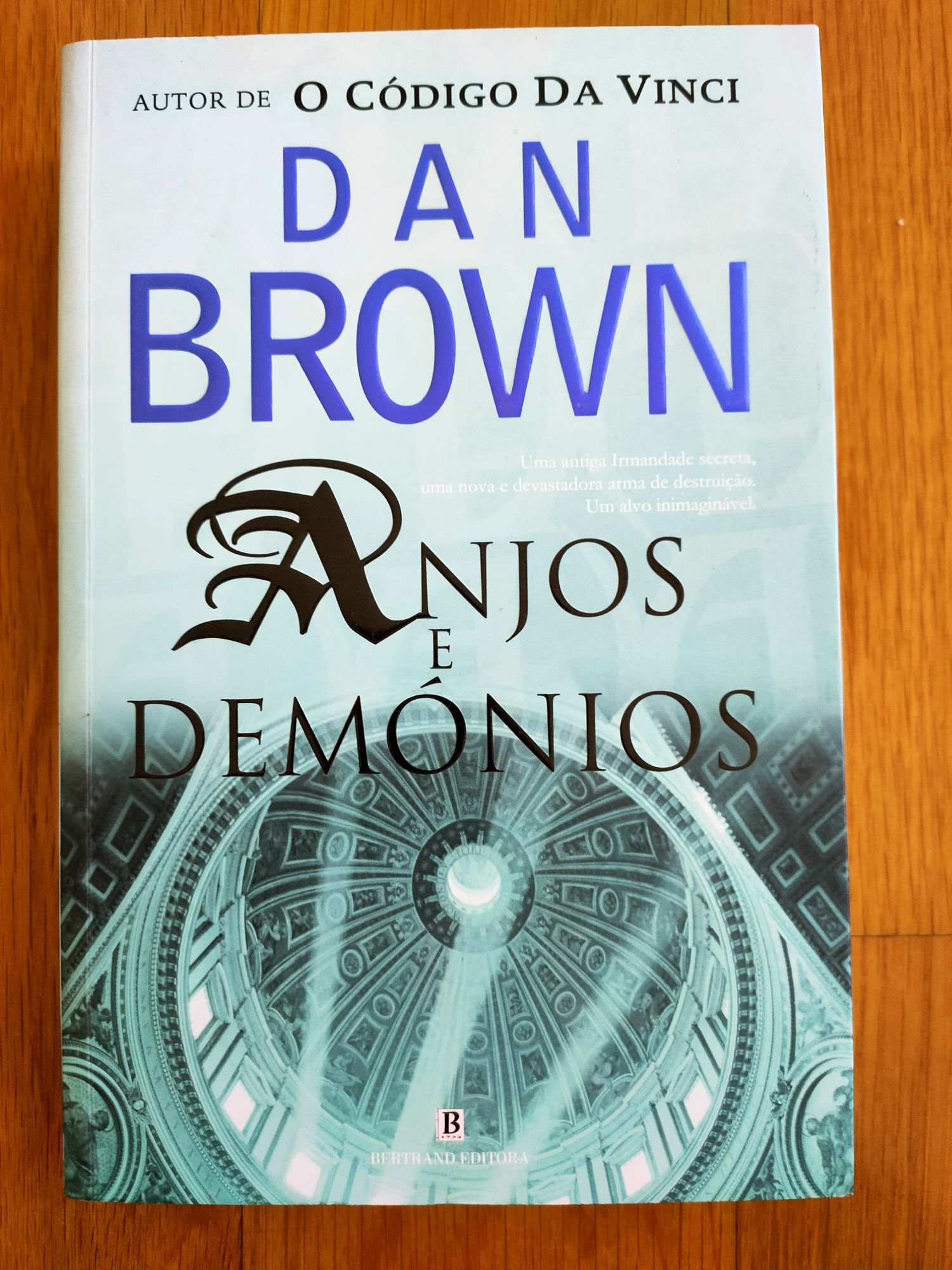 Anjos e Demônios de Dan Brown