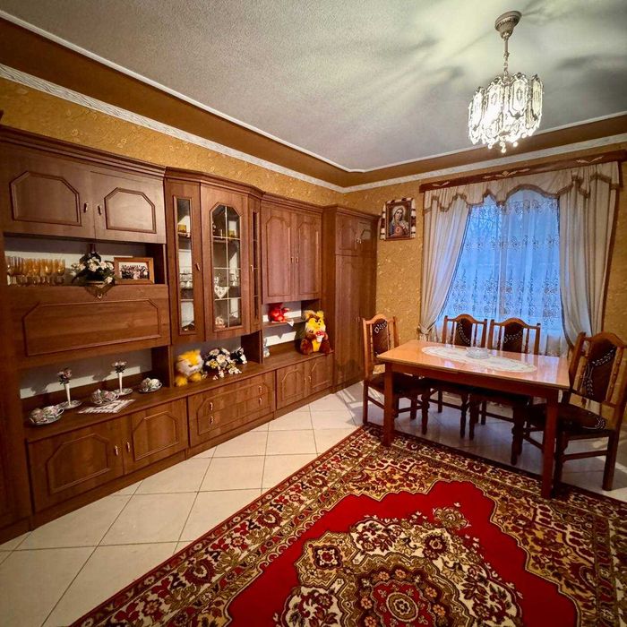 Продається велике домогосп. в центрі с.Нижнів, 25км до Франківська