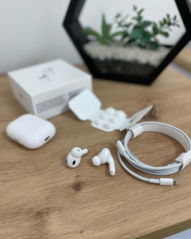 Стильні бездротові навушники AirPods Pro 2 + чохол в подарунок