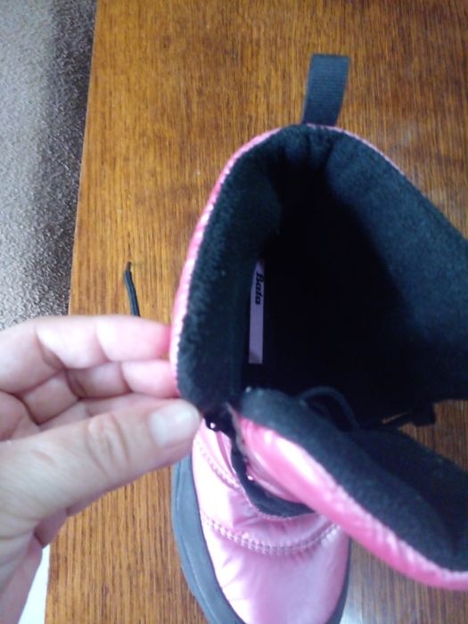 Сапожки на дівчинку рожеві 32розмір ..ідеальні