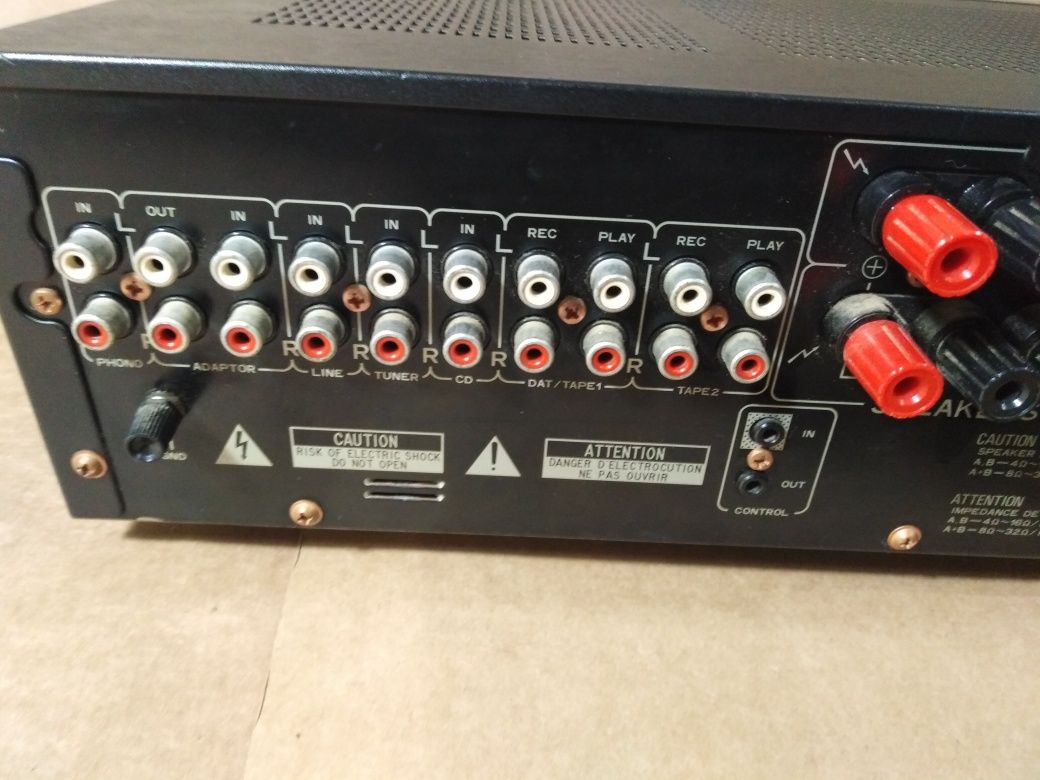 Усилитель Pioneer A-550R.