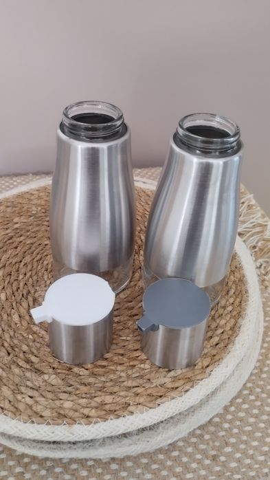 Galheteiros em vidro e inox
