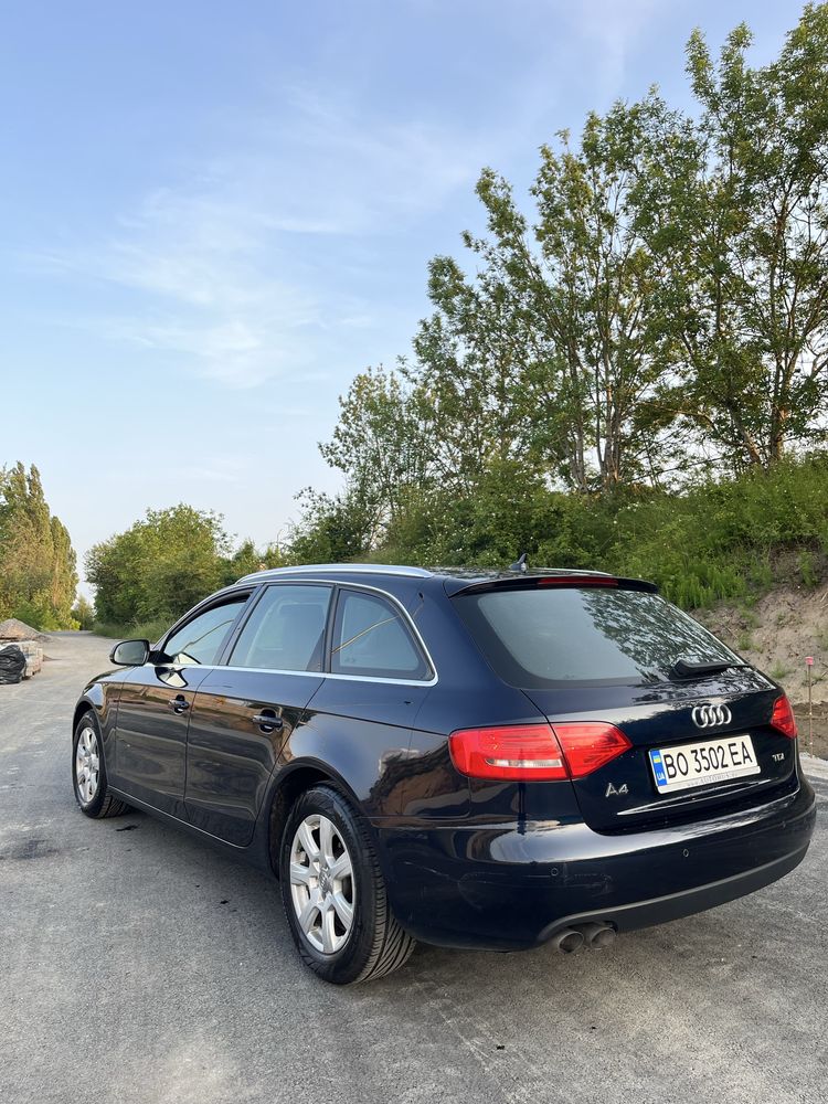 Продам audi a4 b8 !