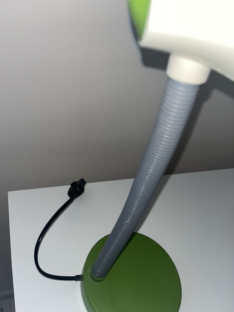 Lampka biała biurkowa