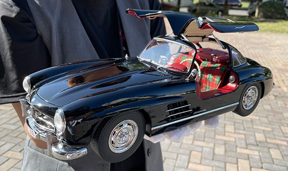 Авто модель мерседес sl 300 mercedes. Машинка мерседес 1:12, 1:18 мерс