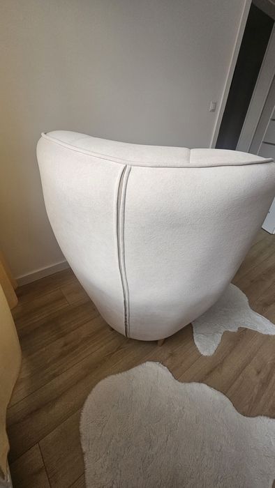 Fotel z podnóżkiem