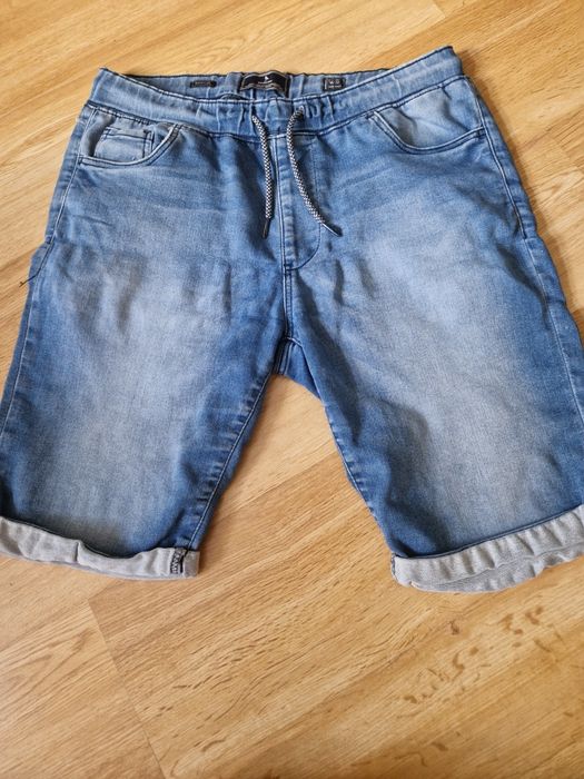 Krotkie spodenki meskie jeansowe