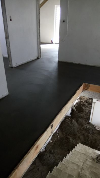 Wylewki posadzki szlichty miksokretem.Układanie styropianu, STYROBETON
