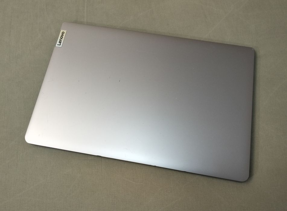 Lenovo _15.6 Full HD/ intel n4020/ram 8/SSD 256/новая батарея 10 часов