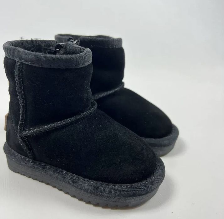 Уггі зимове взуття теплі угги чоботи Ботинки