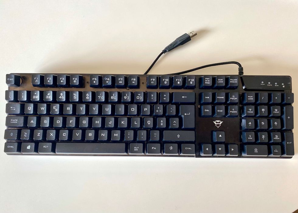 Teclado Trust AZOR RGB Membrana