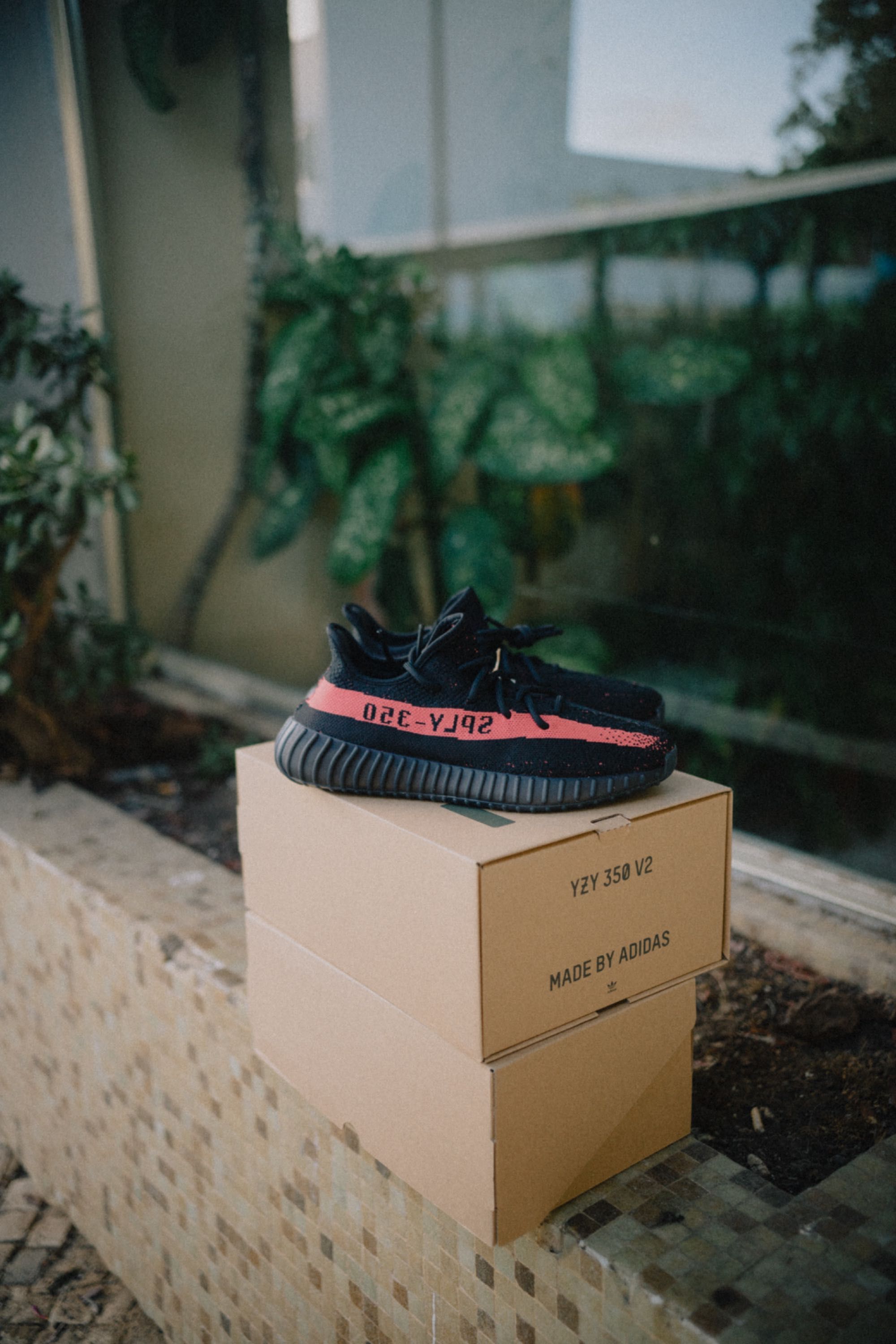 Yeezy Boost 350 “Core Black/Red” 42