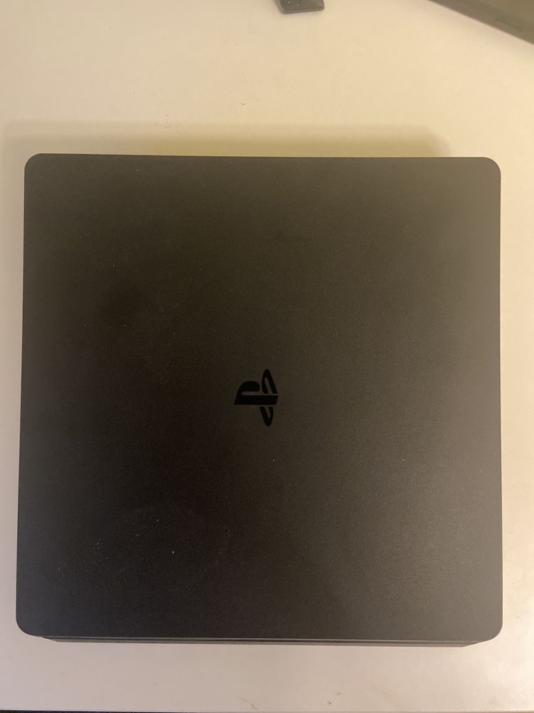 PlayStation 4 slim 1TB